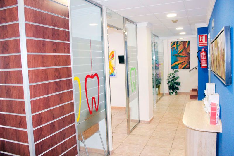 Centro Dental Burjassot pasillo en clínica